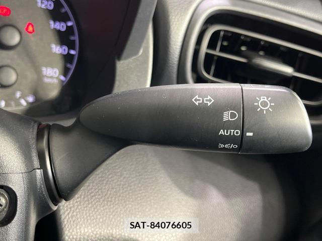 Toyota YARIS 2022-01 8221583-6