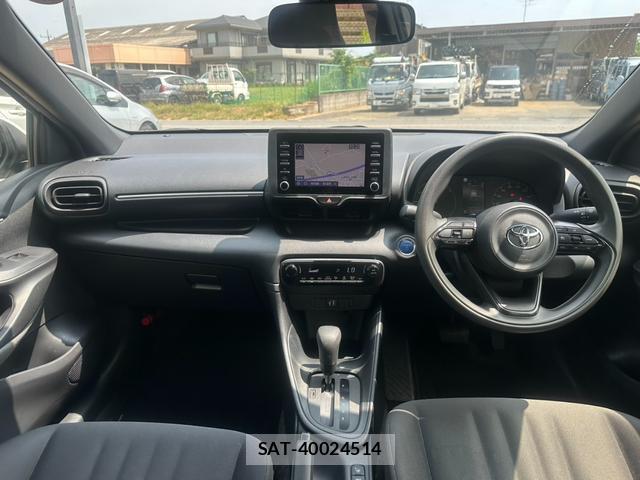 Toyota YARIS 2022-07 8221951-1