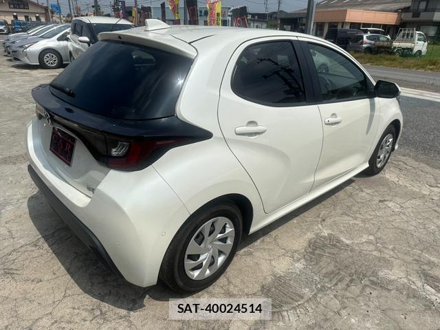 Toyota YARIS 2022-07 8221951-15