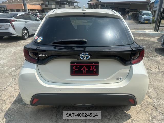 Toyota YARIS 2022-07 8221951-16