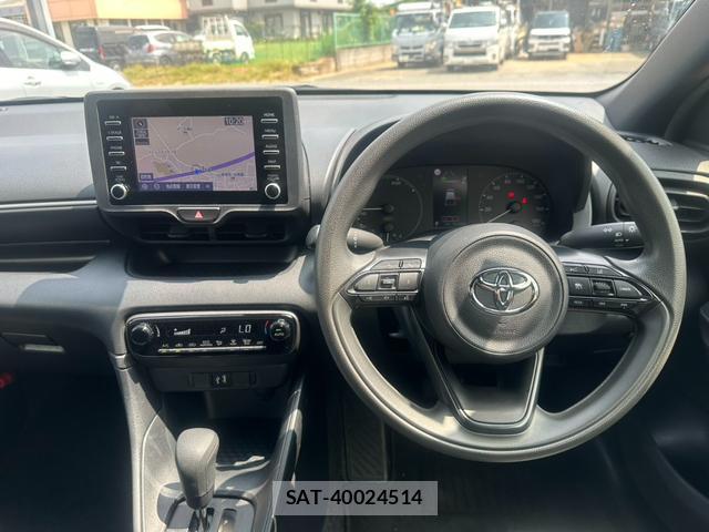 Toyota YARIS 2022-07 8221951-2
