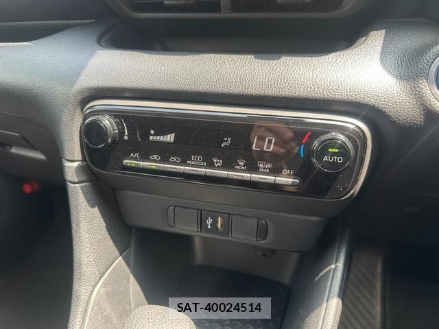 Toyota YARIS 2022-07 8221951-9