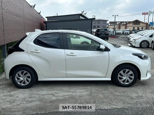 Toyota YARIS 2020-07 8221953-17