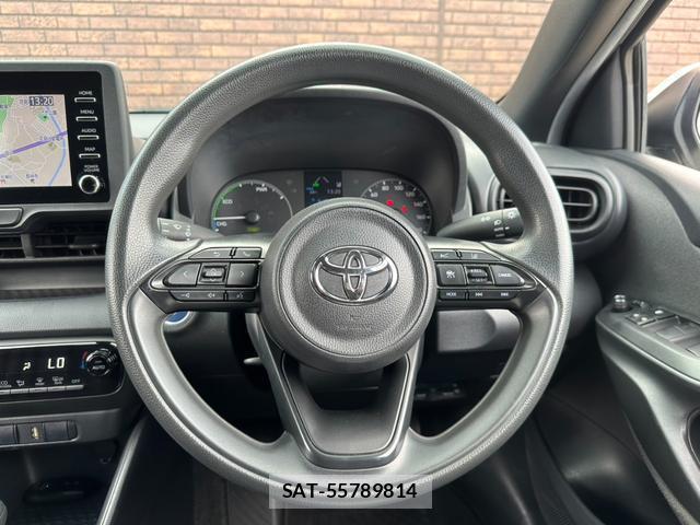 Toyota YARIS 2020-07 8221953-2
