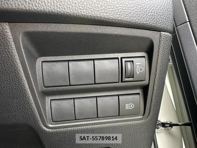 Toyota YARIS 2020-07 8221953-4