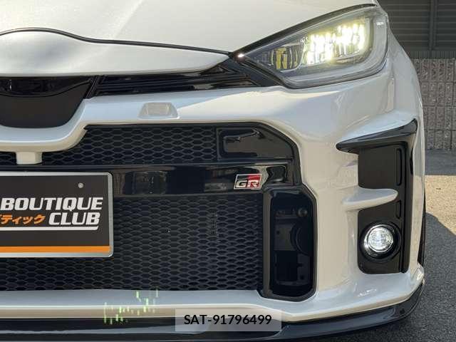 Toyota YARIS 2023-11 8222326-12