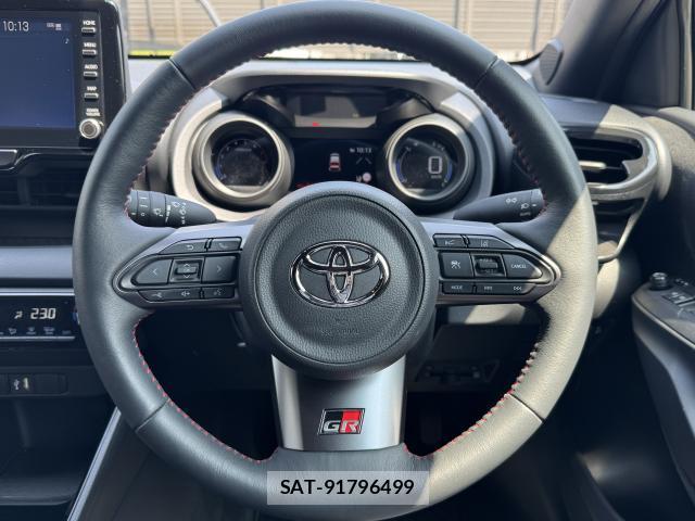 Toyota YARIS 2023-11 8222326-18