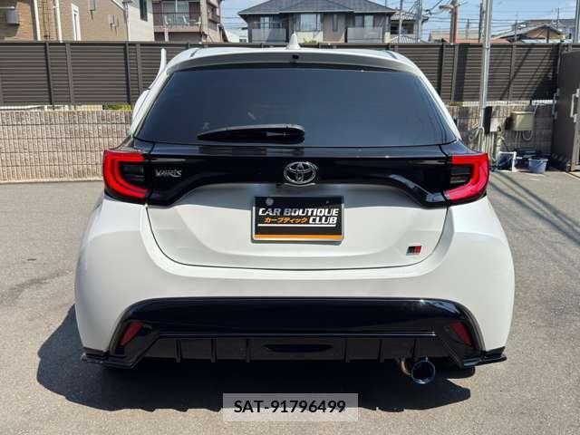 Toyota YARIS 2023-11 8222326-7