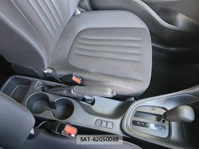 Toyota YARIS 2021-01 8222904-14