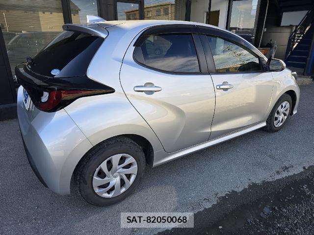 Toyota YARIS 2021-01 8222904-4