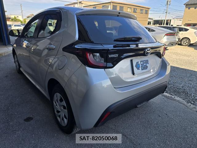 Toyota YARIS 2021-01 8222904-6