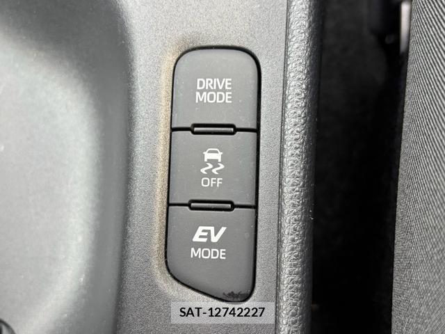 Toyota YARIS 2020-08 8223106-10