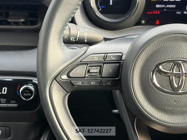 Toyota YARIS 2020-08 8223106-16