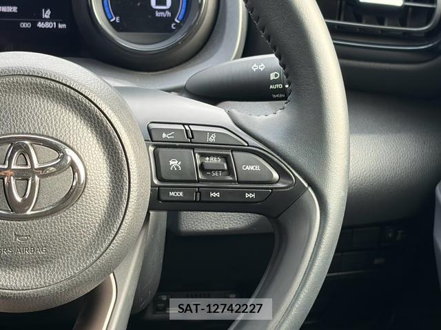 Toyota YARIS 2020-08 8223106-17