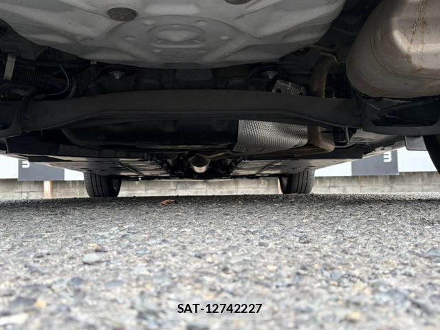 Toyota YARIS 2020-08 8223106-19