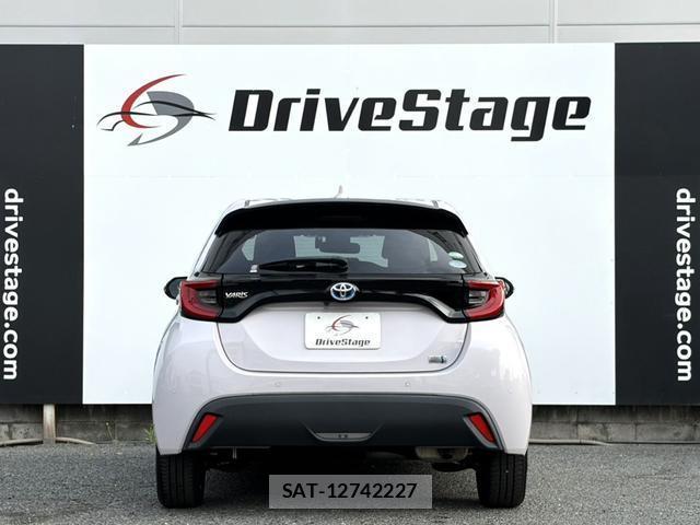 Toyota YARIS 2020-08 8223106-9