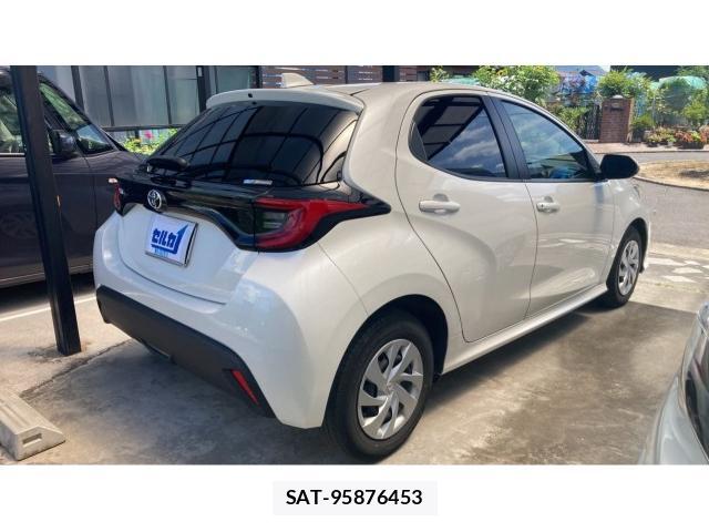 Toyota YARIS 2022-07 8223122-12