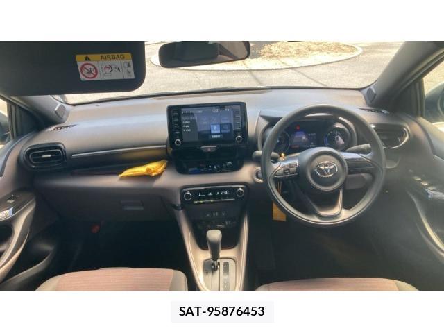 Toyota YARIS 2022-07 8223122-2