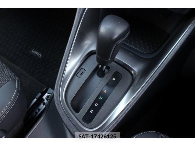 Toyota YARIS 2024-06 8223696-16
