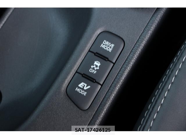 Toyota YARIS 2024-06 8223696-17