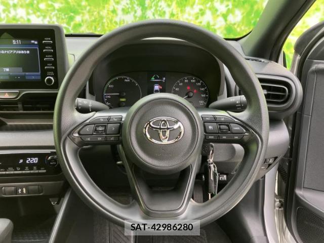 Toyota YARIS 2022-02 8225067-12