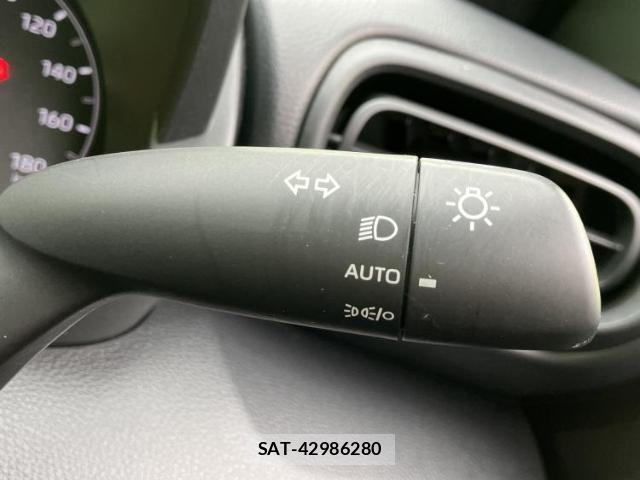 Toyota YARIS 2022-02 8225067-13