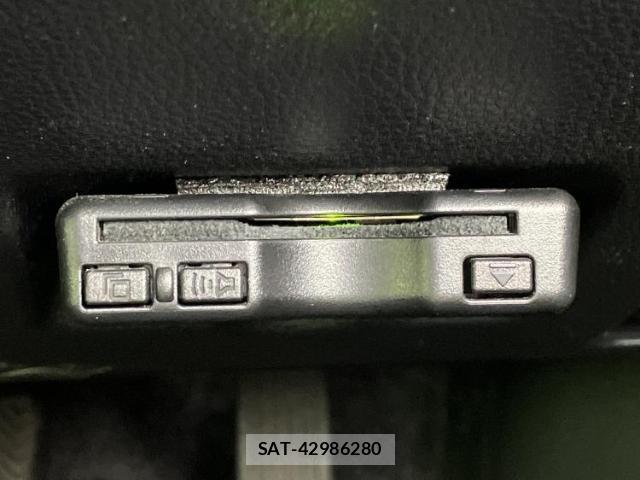 Toyota YARIS 2022-02 8225067-16
