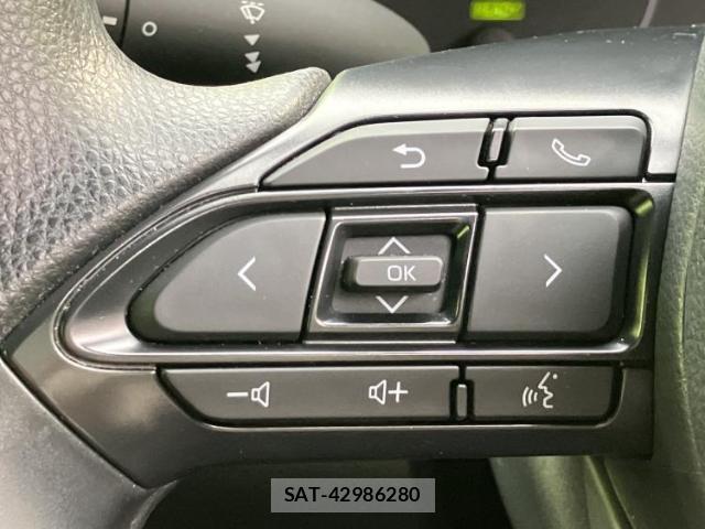 Toyota YARIS 2022-02 8225067-17