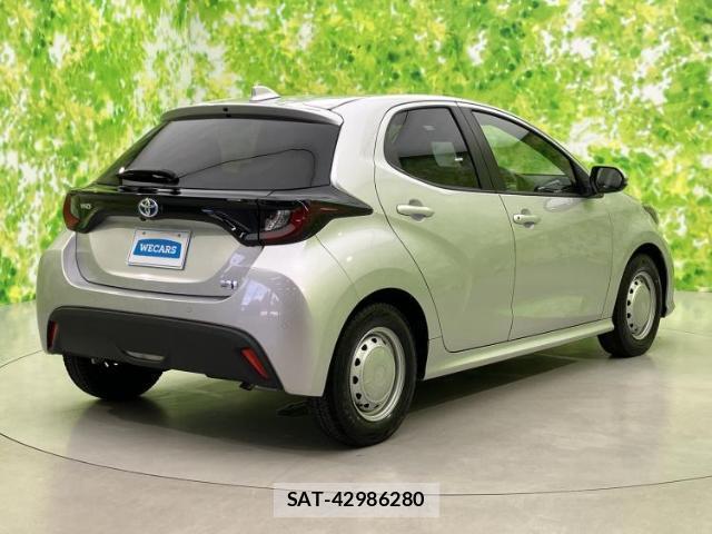 Toyota YARIS 2022-02 8225067-2