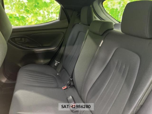 Toyota YARIS 2022-02 8225067-6