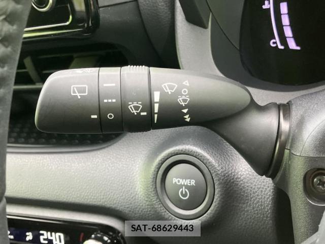 Toyota YARIS 2025-04 8225270-15