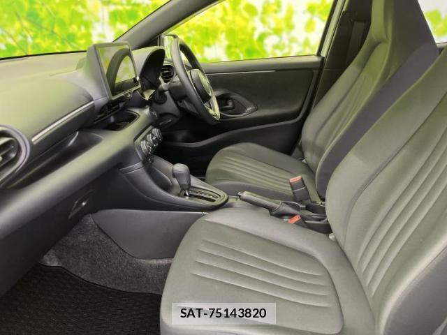Toyota YARIS 2026-05 8225283-5