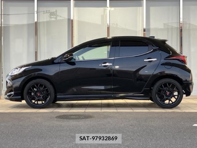 Toyota YARIS 2022-01 8225385-1