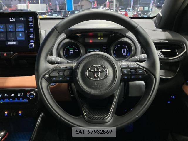 Toyota YARIS 2022-01 8225385-13