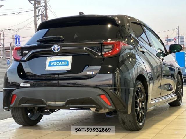 Toyota YARIS 2022-01 8225385-2