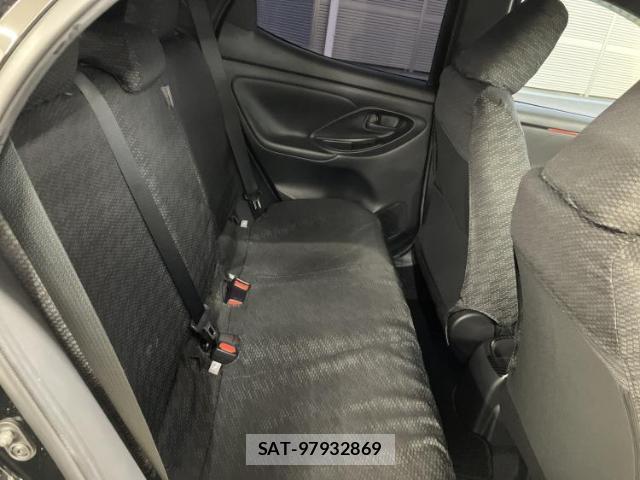 Toyota YARIS 2022-01 8225385-4