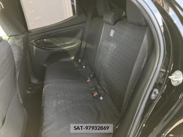 Toyota YARIS 2022-01 8225385-6
