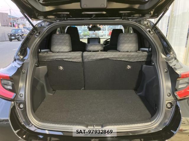 Toyota YARIS 2022-01 8225385-7