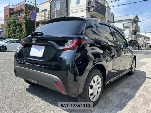 Toyota YARIS 2024-06 8225597-1