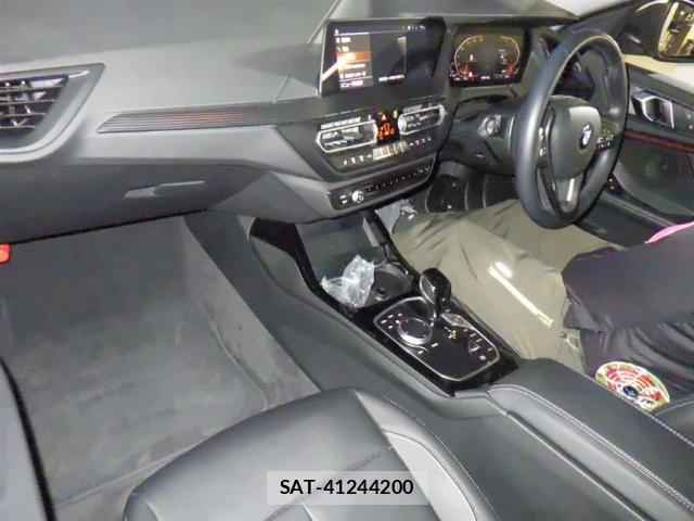 Bmw 1 SERIES 2024-08 8284661-2