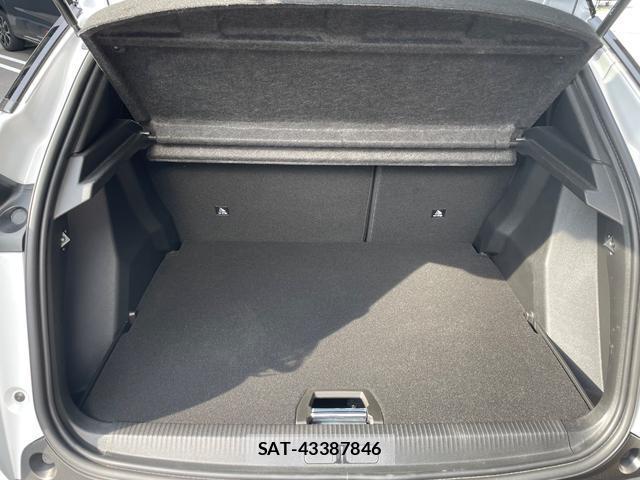 Peugeot 2008 2023-03 8277261-11