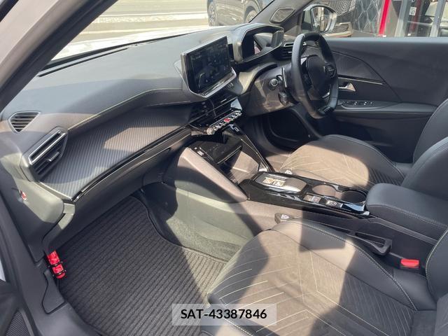 Peugeot 2008 2023-03 8277261-12