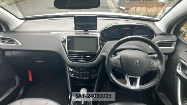 Peugeot 2008 2017-03 8281451-2