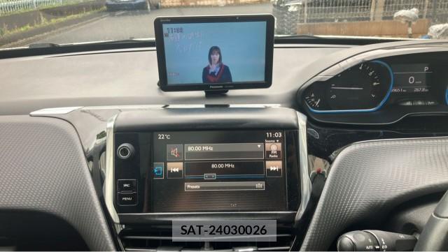 Peugeot 2008 2017-03 8281451-4