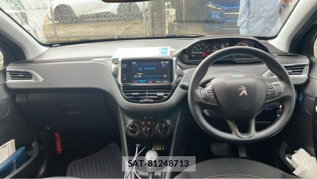 Peugeot 208 2018-03 8280874-2