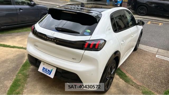 Peugeot 208 2023-11 8282262-12