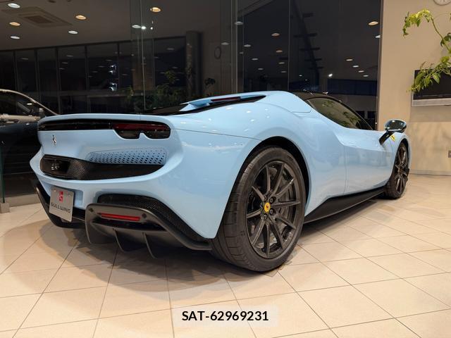 Ferrari 296 GTS 2023-10 8277810-1