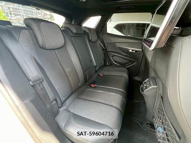 Peugeot 3008 2017-03 8285283-11