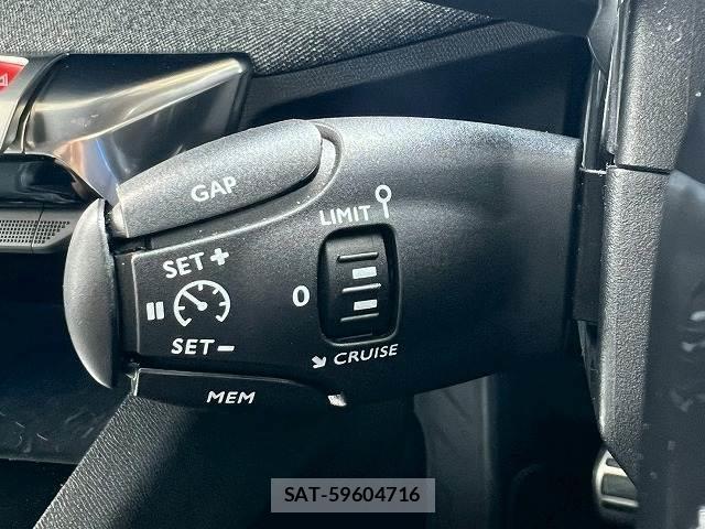 Peugeot 3008 2017-03 8285283-7
