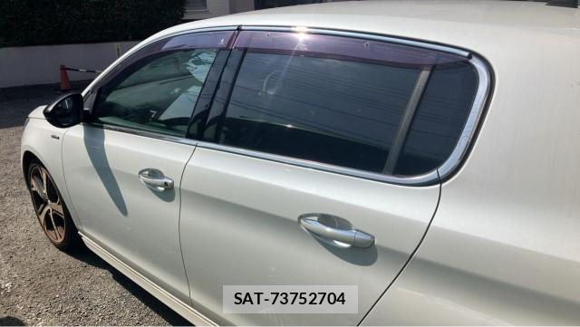 Peugeot 308 2015-09 8281836-10